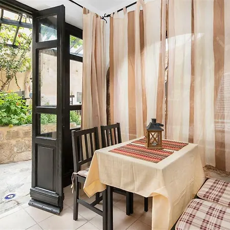 Chris αpartments Old Town Apartman *