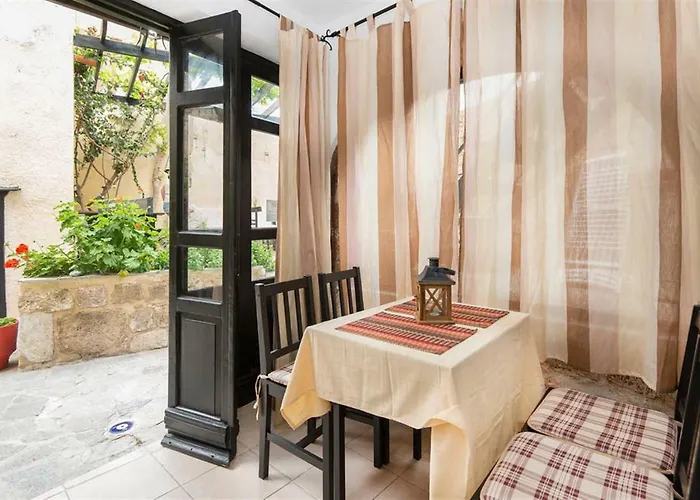 Chris αpartments Old Town Appartamento *